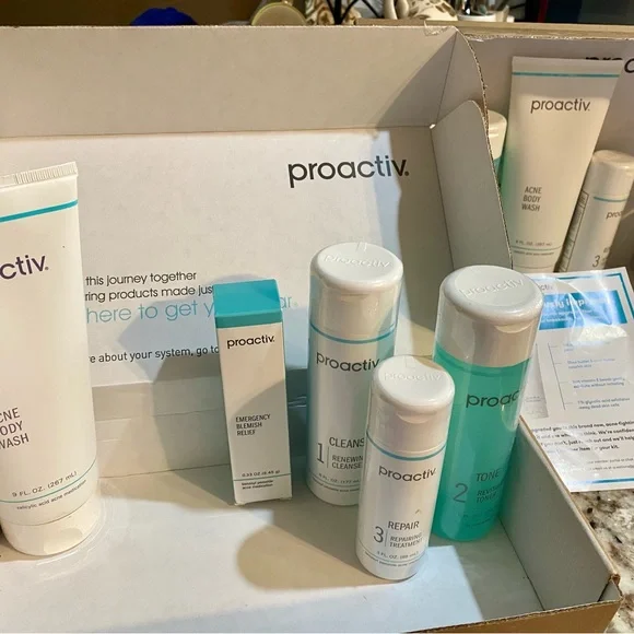 Proactiv skin Care Replenishment Kit! New in box! - Picture 4 of 7